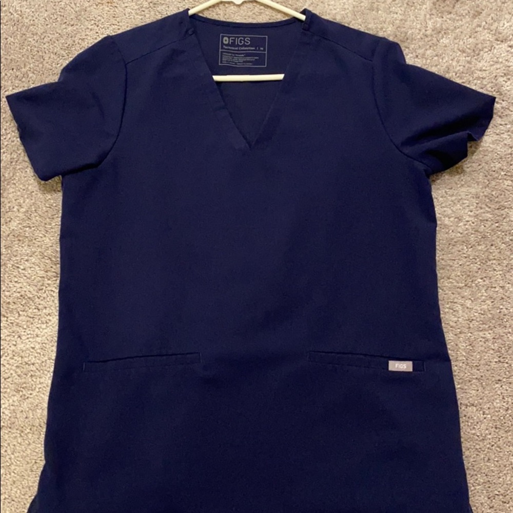 Figs Casma Navy medium top